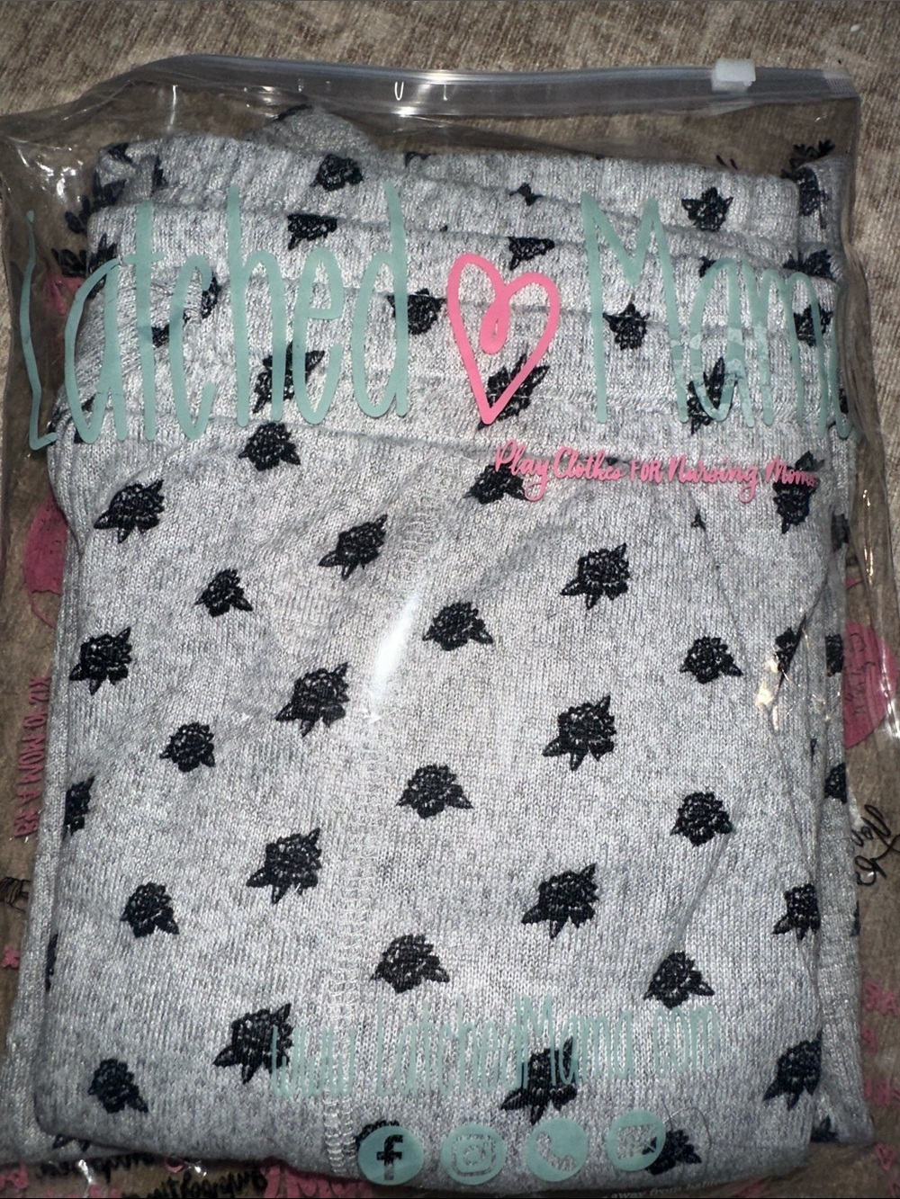 NEW in Plastic Latched Mama Nest Jogger Set - Picture 4 of 5